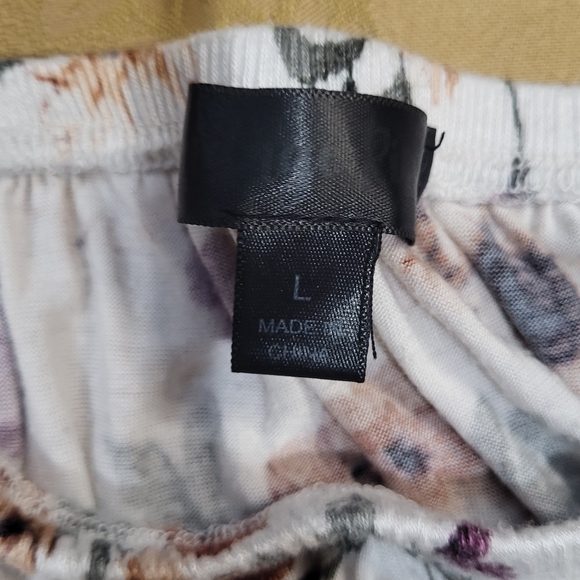 Floral Off-Shoulder Smocked Waisted Women's Peasant Top - Picture 2 of 8